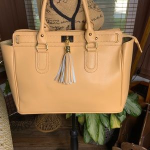 Italian Leather handbag with removable adjustable strap